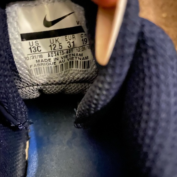 Nike Kids Basketball Shoes 13c Kyrie Flytrap II Blue Red White - Picture 6 of 7